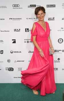 Designerin Eva Lutz auf dem Green Carpet vom Greetec Award in Berlin