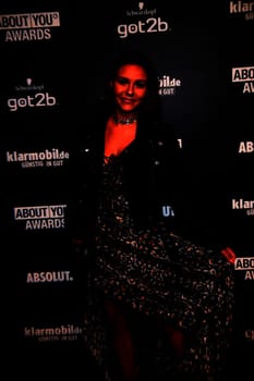 Dagi Bee ,. About You Awards im Mehr ! Theater Hamburg .