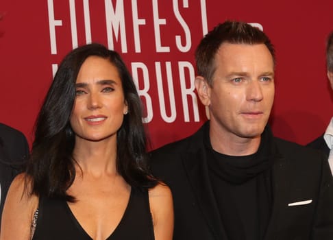 Jennifer Connelly und Ewan McGregor mit Filmcrew  bei der Filmfesteroeffnung in Hamburg