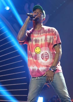 Pharrell Williams   beim    Global Citzen Festival 2017  in Hamburg -Barclacard Arena