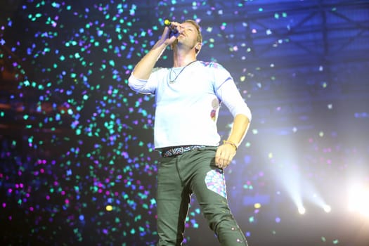 Coldplay Saenger Chris Martin life beim Global Citzen Festival 2017 in Hamburg -Barclacard Arena