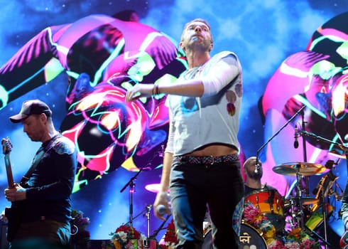Coldplay Saenger Chris Martin life beim Global Citzen Festival 2017 in Hamburg -Barclacard Arena