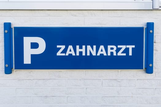 Sign - Parking Dentist