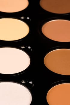 Eight different colors are on palette for contouring.