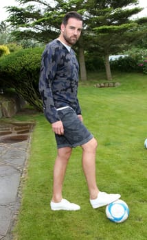 Christoph Metzelder beim Fussball spielen ,.Juvia Men Kollektionspraesentation by Different Fashion mit Charity Fussball  in Kampen auf Sylt