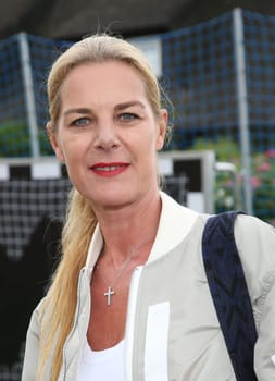 Monica Ivancan und Christoph Metzelder, Marie Amiere ,Kostja Ullmann, Antoine Monot ,Till Broenner,.Juvia Men Kollektionspraesentation by Different Fashion mit Charity Fussball  in Kampen auf Sylt