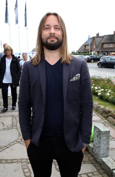 Daniel Larsen ,.Juvia Men Kollektionspraesentation by Different Fashion mit Charity Fussball  in Kampen auf Sylt