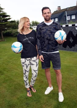 Monica Ivancan und   Christoph Metzelder beim Fussball spielen ,.Juvia Men Kollektionspraesentation by Different Fashion mit Charity Fussball  in Kampen auf Sylt