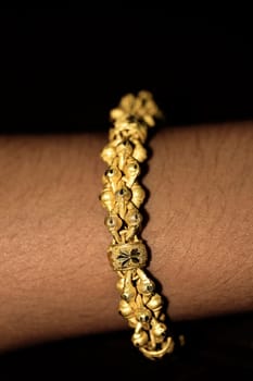 wrist 24 carats gold bracelet elegant