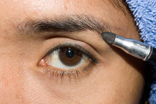 eyebrow makeup applying professional