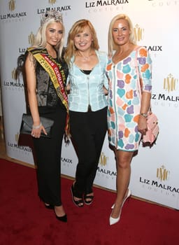 Soraya Kohlmann, Liz Malraux und  Jacqueline Pojer  bei der  Liz Malraux Modenschau Winter 2017 im Hotel Atlantic, Hamburg