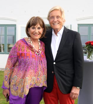 Manfred Baumann and Katharina Baumann invited to an honorary crab dinner in his house in Morsum - Sylt