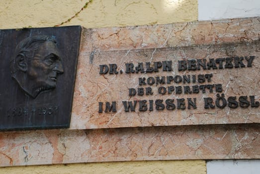 Dr. Ralph Benatzy Composer of the operetta Im weißen Rössl am Wolfgangsee Tafel Gedenktafel St. Wolfgang Hotel Weißes Rössl Austria