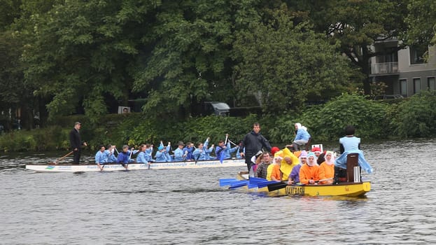 Tanja Schumann ,Julian F.M. Stoeckel,Ester Peters ,Micaela Schaefer ( Mermaid Arielle ) and Franziska Menke in the celebrity boat . Dragon boat race in favor of Hamburg children's aid projects at the Hansa Rowing Club on the Alster Hamburg ,09.09.2017.