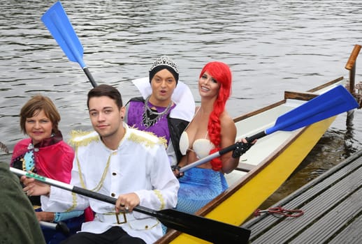 Franziska Menke,Marcell Damaschke ,Julian F.M. Stoeckel ( evil stepmother of Snow White ) and Micaela Schaefer ( mermaid Arielle ) ,. Dragon boat race in favor of Hamburg children's aid projects at the Hansa Rowing Club on the Alster Hamburg ,09.09.2017.