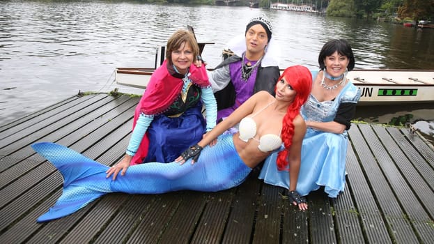 Franziska Menke,Julian F.M. Stoeckel,Micaela Schaefer ( Mermaid Arielle ) and Tanja Schumann ,. Dragon boat race in favor of Hamburg children's aid projects at the Hansa Rowing Club on the Alster Hamburg ,09.09.2017.