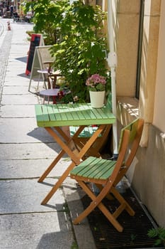 Street café in the Nikolaiviertel in Berlin