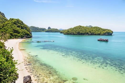 High angle view beautiful natural landscape of the beach, floating pier, islands and sea in summer from Ko Wua Talap viewpoint at Mu Ko Ang Thong National Marine Park in Gulf of Thailand, Surat Thani province
