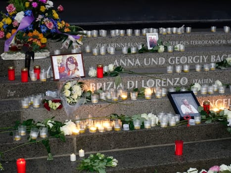 On the occasion of the anniversary of the assassination,the memorial in front of the Memorial Church on Breitscheidplatz was inaugurated on 19.12.2017 in Berlin
