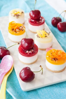Small toertchen,cheese cake with jelly and fruit