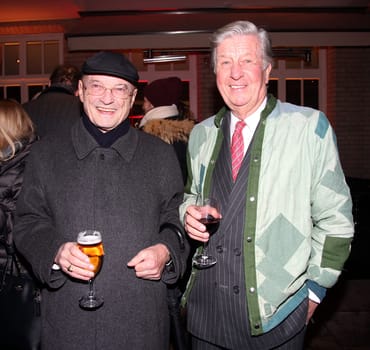 Dr. Hans-Jochen Jaschke ( Auxiliary Bishop ) Albert Darboven ,. For the eighth time,the Grand Elysee Hamburg is hosting the traditional New Year's reception under the canopy of the Block family at the beginning of the new year. Uncomplicated,sociable - just different,this annual event in Hamburg on 04.01.2018 presents itself.
