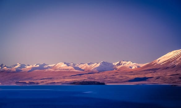Beautiful lake and mountains of New Zealand south island
