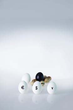 Dollar, euro and yen in a row