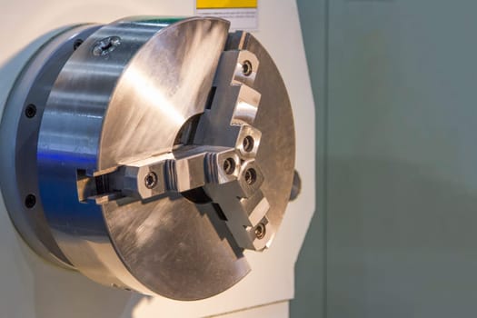 CNC turning spindle and lathe
