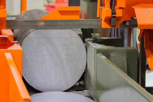 Hacksaw machine on cutting for round steel