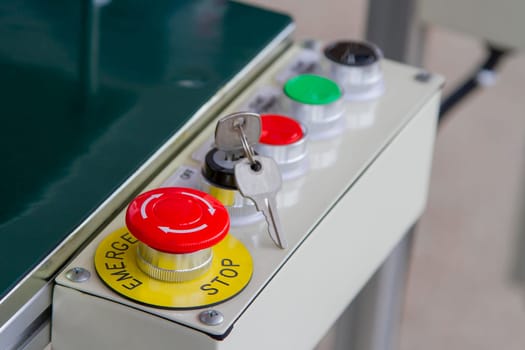 Emergency buttons and other keys on the keys.