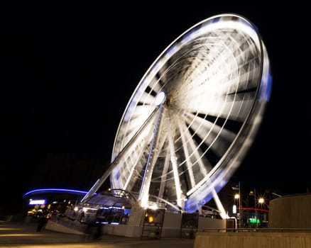 The Echo Wheel of Liverpool / Liverpool Eye by night - Keel Wharf waterfront of the River Mersey, Liverpool, United Kingdom on 26th December 2017