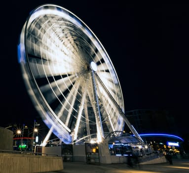The Echo Wheel of Liverpool / Liverpool Eye by night - Keel Wharf waterfront of the River Mersey, Liverpool, United Kingdom on 26th December 2017