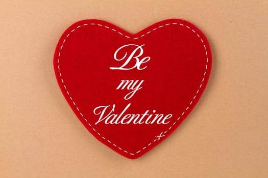 Red heart made of felt with lettering - Be my Valentine