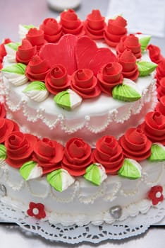Tasty beauty wedding cake with flowers