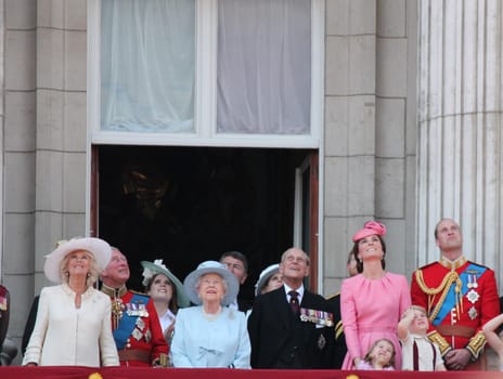 Queen Elizabeth & Royal Family, Buckingham Palace, London June 2017- Trooping the Colour Prince George William, harry, Kate & Charlotte Balcony for Queen Elizabeth's Birthday June 17 2017 London, UK
