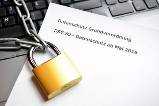 Data protection Security Chain with lock on the Internet