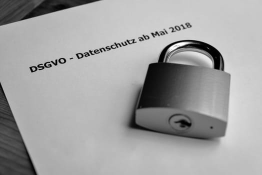 Data protection Security Chain with lock on the Internet