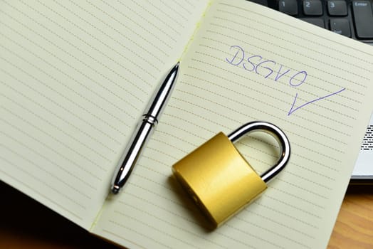 Data protection Security Chain with lock on the Internet