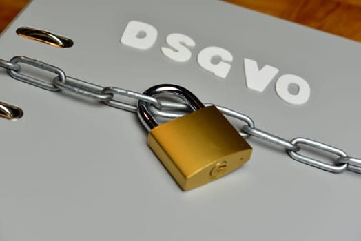 Data protection Security Chain with lock on the Internet