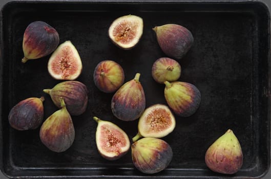 Fresh figs, whole and halves with room for text