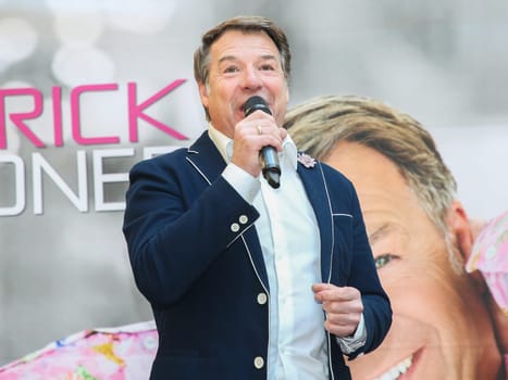 Patrick Lindner at an autograph session on 13.02.2018 in Magdeburg