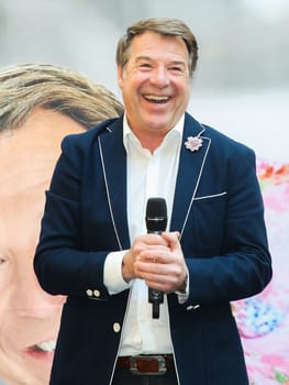 Patrick Lindner at an autograph session on 13.02.2018 in Magdeburg