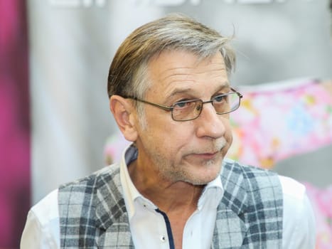 Peter Schäfer (life partner of Patrick Lindner) at an autograph session of Patrick Lindner on 13.02.2018 in Magdeburg