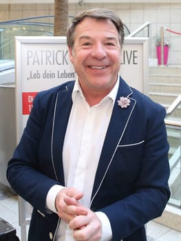 Patrick Lindner at an autograph session on 13.02.2018 in Magdeburg