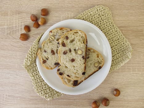 Bread with raisins and hazelnuts