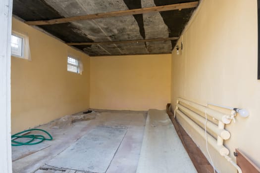 Repair in a private house, view from the entrance to the premises