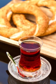 Sesame ring with Butter and tea