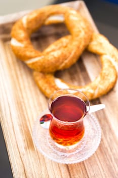 Sesame ring with Butter and tea