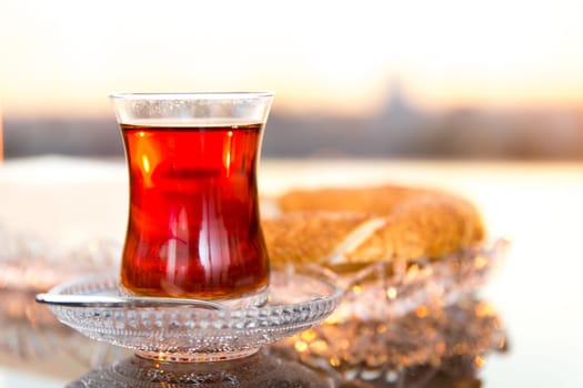 Sesame ring with Butter and tea