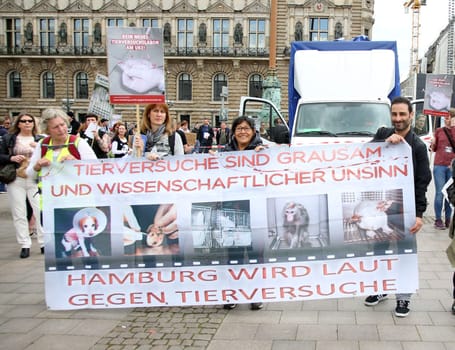 Volkan Baydar and demo participants,. The Action Alliance against Animal Experiments and animal rights initiative Hamburg called for a large demonstration (about 500 participants) against animal torture at the UKE and for modern animal-free research with prominent comrades-in-arms. The action took place as part of the International Day for the Abolition of Animal Experiments at the Town Hall - .28.04.2018.